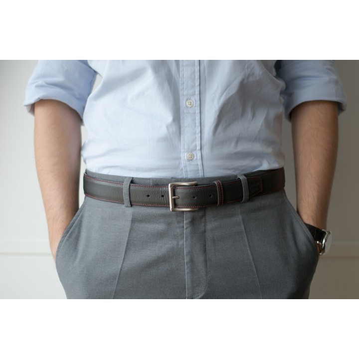 Ceinture Noire piquée rouge