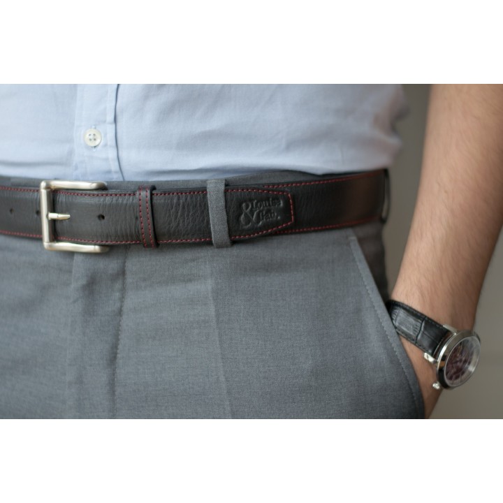 Ceinture Noire piquée rouge