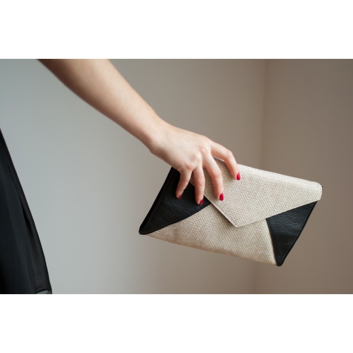 Envelope clutch - Black and off-white