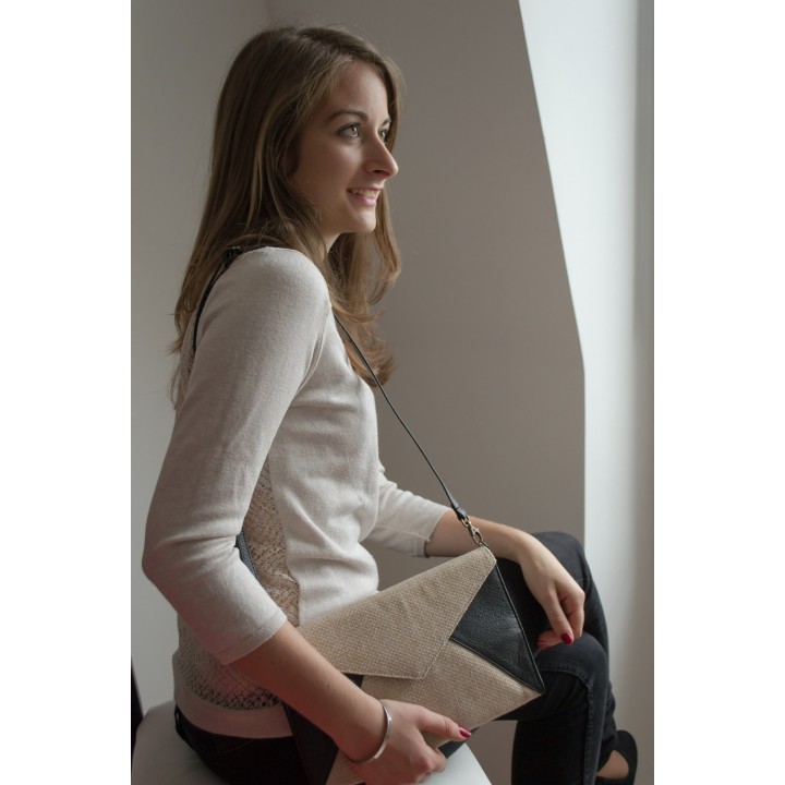 Envelope clutch - Black and off-white