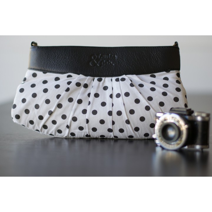 L'Espiègle - With black polka dots