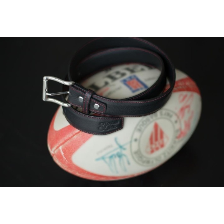 Ceinture Noire piquée rouge