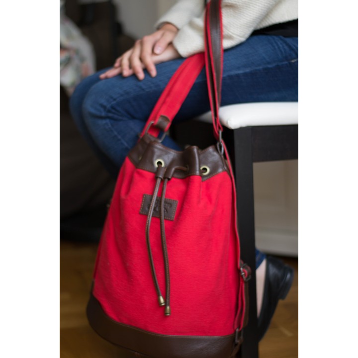 Lara - Cuir marron et tissu rouge
